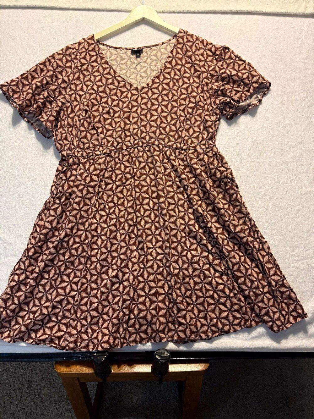 Torrid Brown/Beige Geometric A-Line Dress V-Neck Short Sleeve Knee Length 2XL